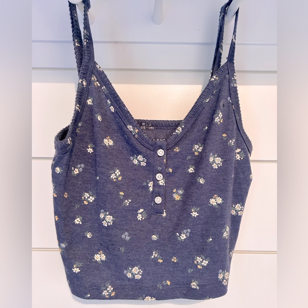 American Eagle blue floral cotton crop top